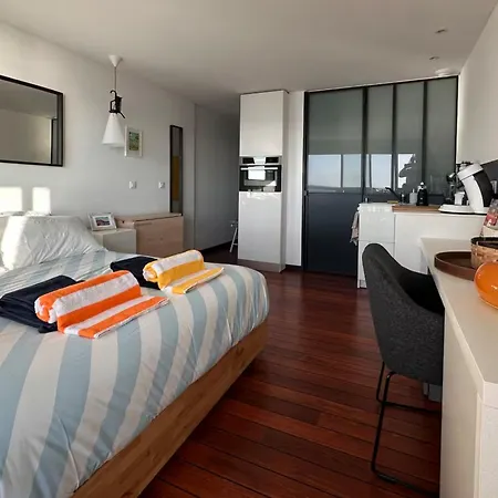 - High-end - Balcony View - - Comfort -pool Apartmán