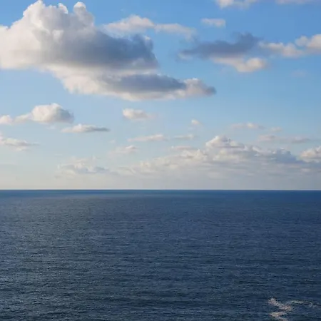 - High-end - Balcony View - - Comfort -pool Apartment